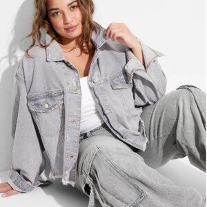 600 WOMENSS XXL CROPPED DENIM TRUCKER JACKET BY WILD FABLE